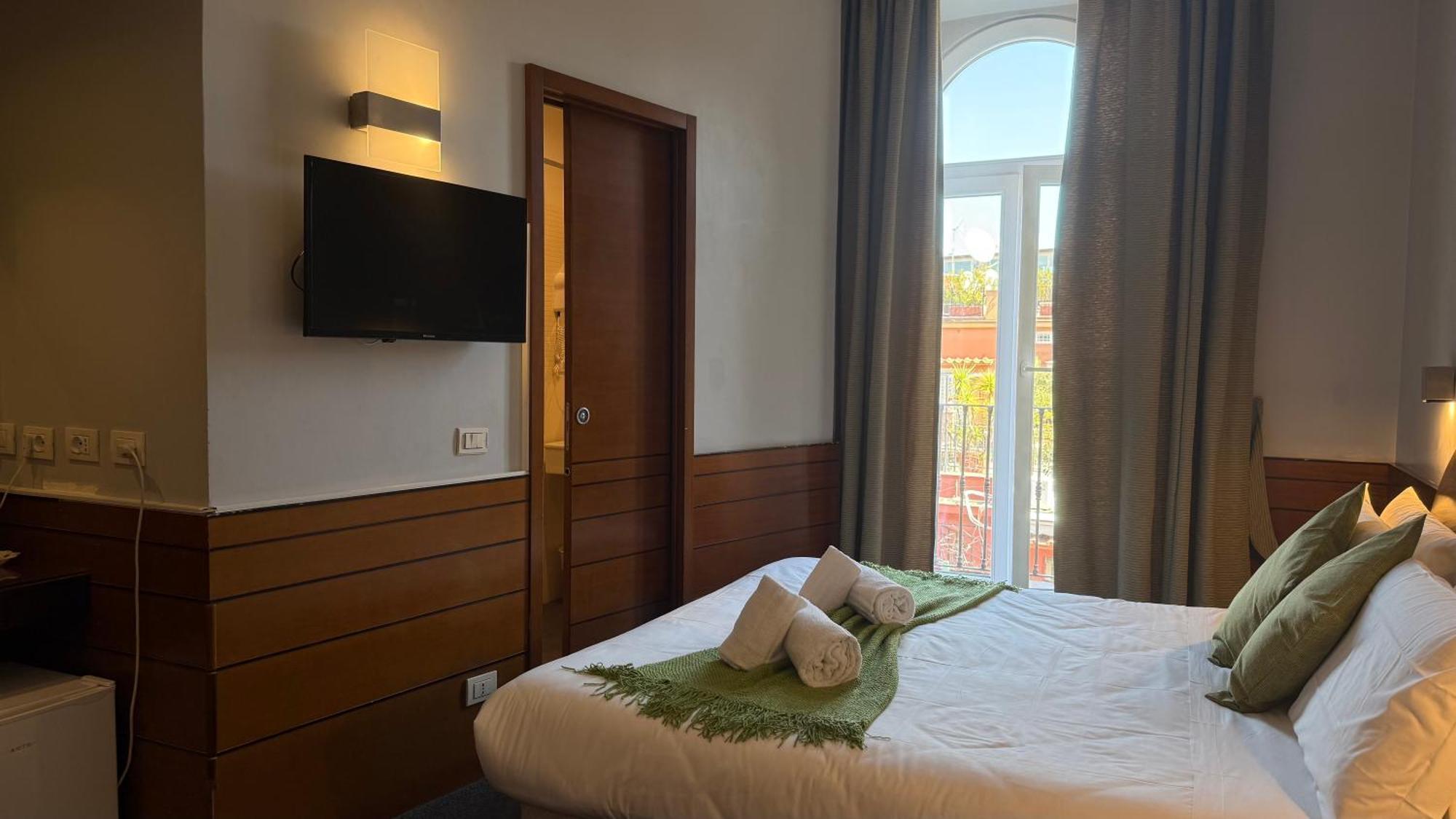 Romalive Hotel Buitenkant foto