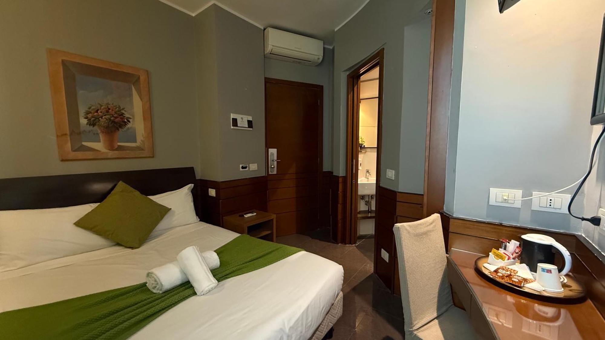Romalive Hotel Buitenkant foto