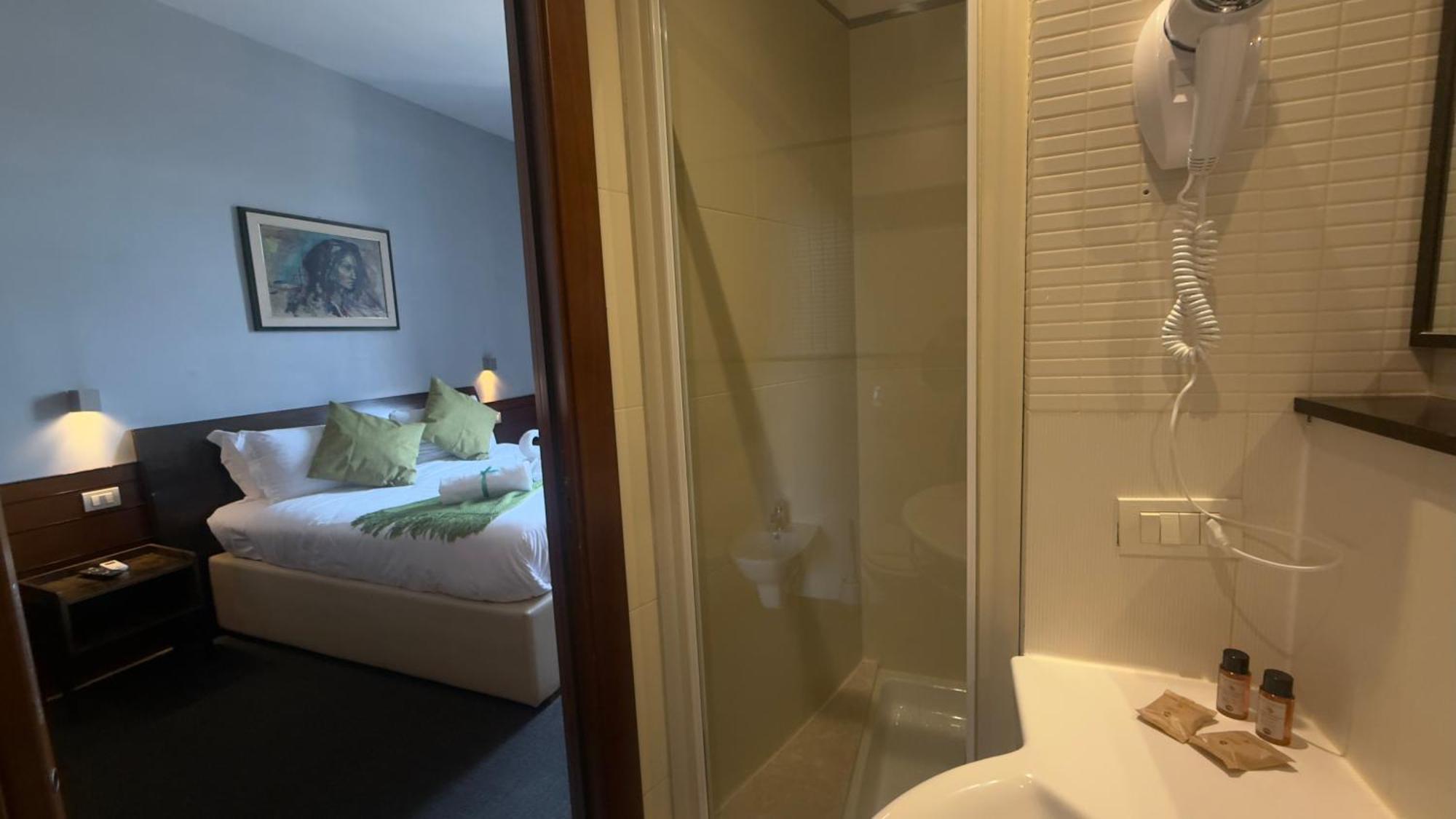 Romalive Hotel Buitenkant foto